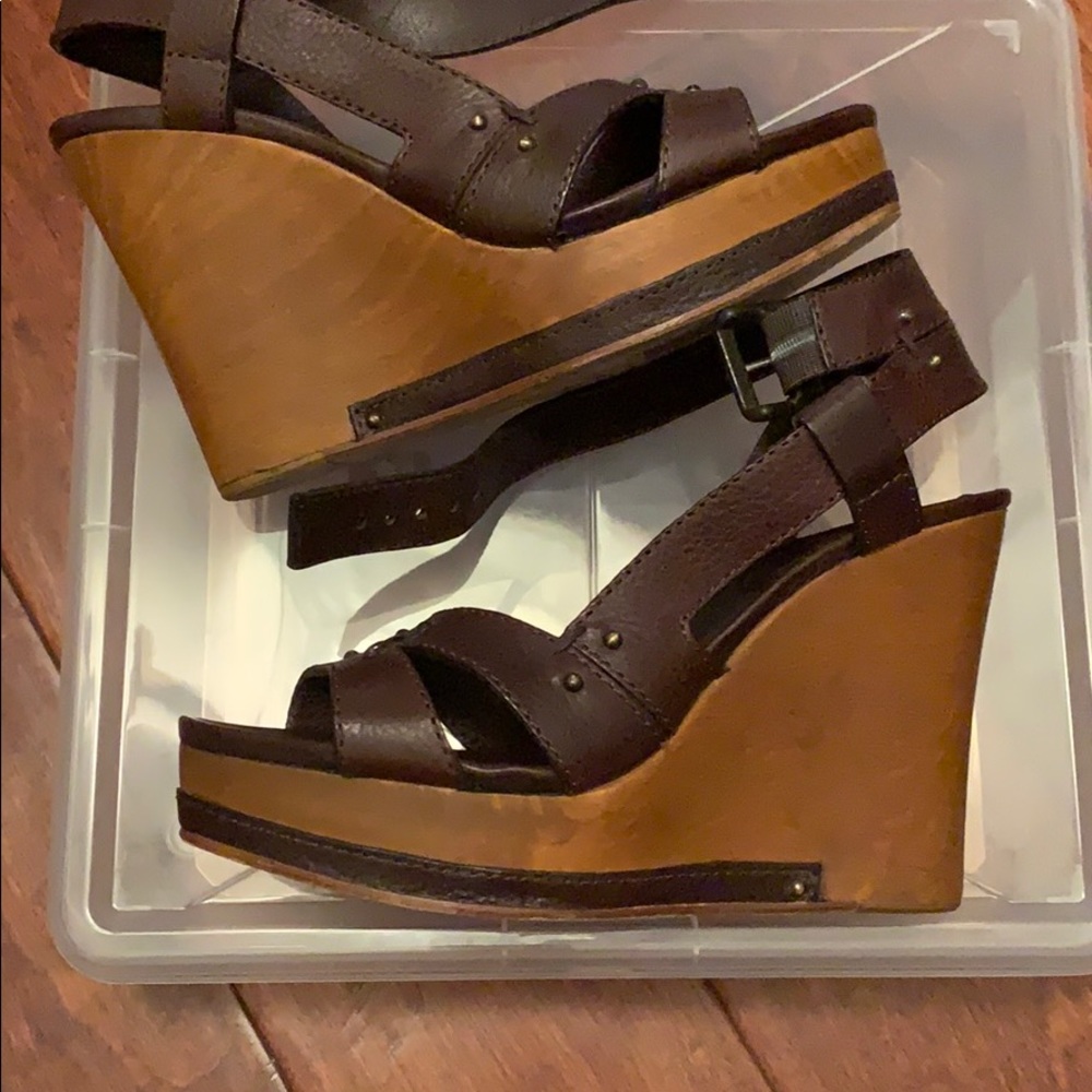 Chloe Wedges - Picture 3 of 8